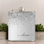 Silver Glitzer Monogram Name Luxury Girl Flachmann<br><div class="desc">Silber-Imitate belichten metallischen Sparkle-Glitzer gebürstete Metal Monogram Name und Initial Party Flask. Das macht den perfekten 16 Geburtstag,  Hochzeit,  Brautparty,  Jubiläum,  Babydusche oder Junggeselinnen-Abschied Geschenk für jemanden,  der Lieben glamourösen Luxus und schicke Stile.</div>