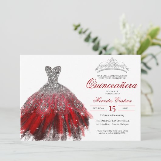 Silver Glitzer Red Gown Elegante Quinceañera Einladung (Stehend Vorderseite)