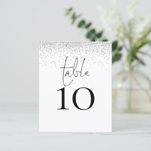 Silver Glitzer Script Wedding Tischnummer (Stehend Vorderseite)