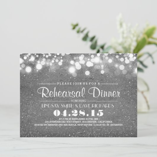 Silver Glitzer & String Lights Probe Dinner Einladung (Stehend Vorderseite)