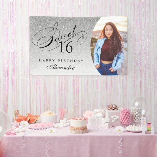 Silver Glitzer Sweet 16 Personalisiertes Foto Banner (Party)