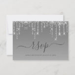 Silver Glitzer Tropfen Bat Mitzvah<br><div class="desc">Diese elegante und luxuriöse Silber-Glitzer-Tropfen Bat Mitzvah RSVP-Karte ist perfekt für Ihre Feier. Es ist schick und modern, die Schriftart sind sauber und sauber und machen diese RSVP-Karte einzigartig und einzigartig. Es sagt UAWG und hat den Termin für die UAWG auf der Vorderseite und hat die Annahme oder Bedauern auf...</div>