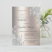Silver Glitzer Tropfen Ivory Metallic Bat Mitzvah Einladung (Stehend Vorderseite)