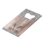 Silver Glitzer Tropfen Rose Gold Metallic Monogram Geldbeutel Flaschenöffner (Rückseite Schrägansicht)