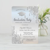 Silver Graduation Cap Glitzer Tropfen Einladung (Stehend Vorderseite)