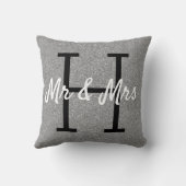 Silver Grau White Abstrakt Pattern Monogramm Kissen (Rückseite)