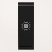 Silver Graue Ship Wheel in Lotus auf Schwarz Yogamatte (Vorderseite)