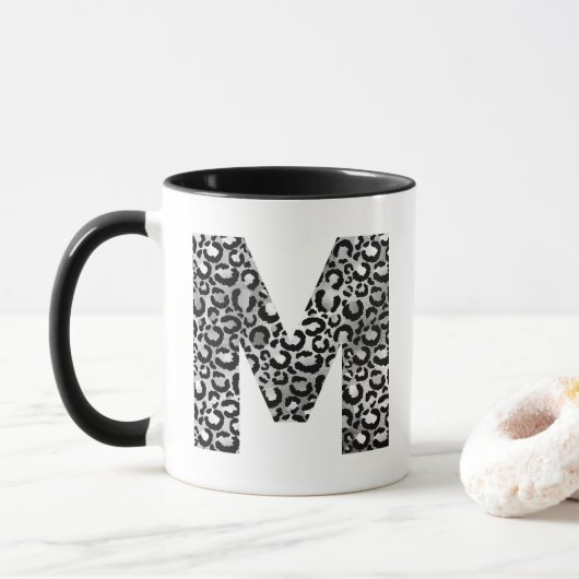 Silver Gray and Black Initial M Monogram Tasse (Mit Donut)