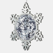 Silver Gray Digital Camouflage Schneeflocken Zinn-Ornament (Rechts)