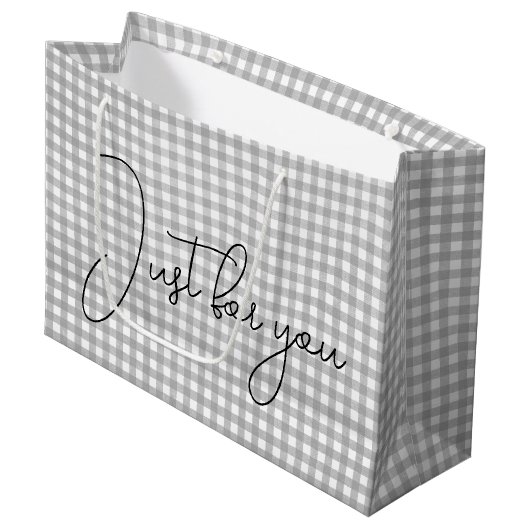Silver Gray Gingham Print Große Geschenktüte (Vorderseite Schrägansicht)