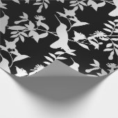 Silver Gray Metallic Hummingbird Blume Black Geschenkpapier (Ecke)