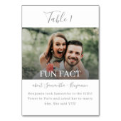 Silver Gray Script Fun Facts Foto Wedding Tischnummer (Vorderseite)