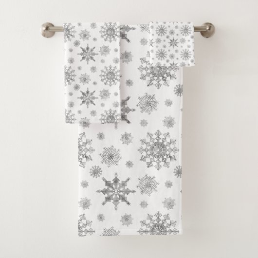 Silver Gray Snowflakes Pattern Badhandtuch Set (Insitu)