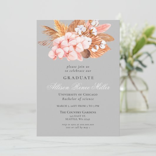 Silver Grey Boho Pampas Floral Graduation Party Einladung (Stehend Vorderseite)