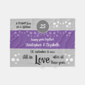 Silver Jubiläum lila und grau noch in der Liebe Fleecedecke (Vorderseite (Horizontal))