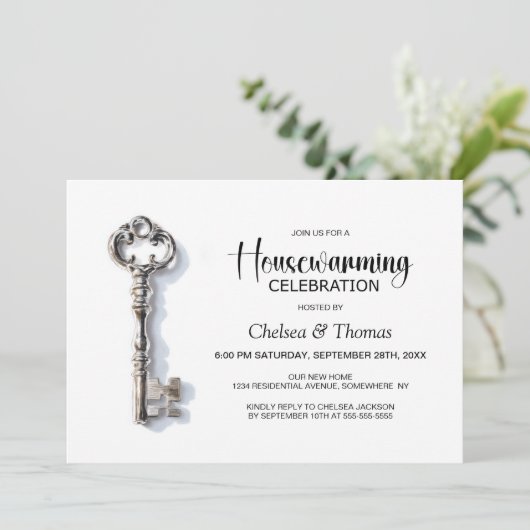 Silver Key Housewarming Party Einladung (Stehend Vorderseite)