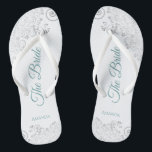 Silver Lace & Aquamarin auf White The Bride Weddin Badesandalen<br><div class="desc">Tanzen Sie die Nacht mit diesen schönen Hochzeitsflip-Flops. Sie sind für die Braut konzipiert und zeichnen sich durch ein schlichtes und elegantes Design aus, das mit aquamarinen oder türkisfarbenen Schriftzeichen auf weißem Hintergrund und extravaganten silbergrauen Spitzen-Gürteln und Wirbel versehen ist. Eine schöne Art, extravagant und angemessen bleibe, während Sie Ihren...</div>