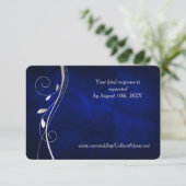 Silver Leaf Swirl Deep Blue Wedding RSVP Card Karte (Stehend Vorderseite)