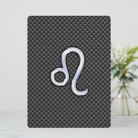 Silver Leo Zodiac Symbol auf Carbon Fibre Print (Stehend Vorderseite)