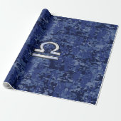 Silver Libra Zodiac Sign auf blauer digitaler Camo Geschenkpapier (Ungerollt)
