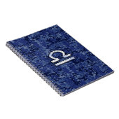 Silver Libra Zodiac Sign auf blauer digitaler Camo Notizblock (Rechte Seite)