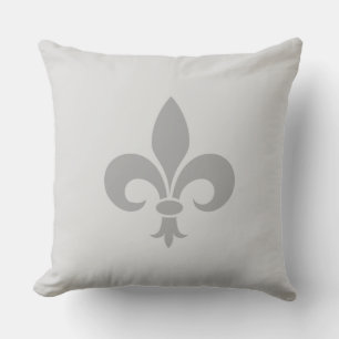 Silver Lilie on Light Gray Kissen
