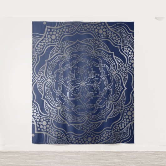 Silver Mandala Boho Chic Elegant Navy Blue Elegant Wandteppich (Vorderseite)