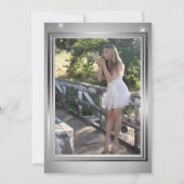 Silver Masquerade Sweet 16 Foto Geburtstag Einladung (Rückseite)