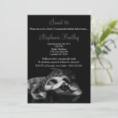 Silver Masquerade Sweet 16 Geburtstag Einladung (Stehend Vorderseite)