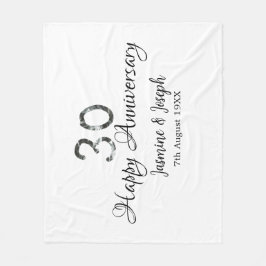 Silver Metallic 30. Happy Jubiläum Name hinzufügen Fleecedecke