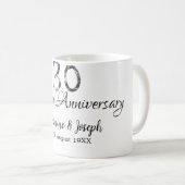 Silver Metallic 30. Happy Jubiläum Name hinzufügen Kaffeetasse (VorderseiteRechts)