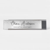 Silver Monogram Glitzer Sparkle Girly Script Schreibtischnamensplakette (Vorderseite )
