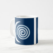 Silver Moon Spiral auf dunkelblau Kaffeetasse (Vorderseite Links)