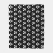 Silver Moon Spiral auf schwarz Fleecedecke (Vorderseite)