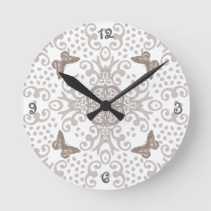 Silver 'n White Butterfly Medallion Numbered Runde Wanduhr
