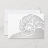 Silver Nautilus Muschel Beach Wedding RSVP Karte (Rückseite)