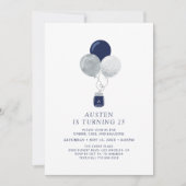 Silver & Navy Balloons Moderne Erwachsene Geburtst Einladung (Vorderseite)