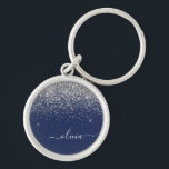 Silver Navy Blue Girl Glitzer Sparkle Monogram Schlüsselanhänger<br><div class="desc">Silver und Navy Blue Sparkle Glitzer Script Monogram Name Keychains (Key Chain). Das macht den perfekten 16 Geburtstag,  Hochzeit,  Brautparty,  Jubiläum,  Babydusche oder Junggeselinnen-Abschied Geschenk für jemanden,  der Lieben glamourösen Luxus und schicke Stile.</div>