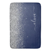 Silver Navy Blue Glitzer Giron Monogram Name Badematte (Vorderseite Vertikal)