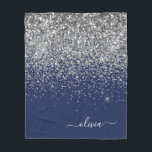 Silver Navy Blue Glitzer Giron Monogram Name Fleecedecke<br><div class="desc">Silber und Navy Blue Imitats Sparkle Glitzer Monogram Name und Initial Fleece Blanket. Das macht den perfekten 16 Geburtstag,  Hochzeit,  Brautparty,  Jubiläum,  Babydusche oder Junggeselinnen-Abschied Geschenk für jemanden,  der Lieben glamourösen Luxus und schicke Stile.</div>