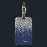 Silver Navy Blue Glitzer Giron Monogram Name Gepäckanhänger<br><div class="desc">Monogram Name und Initial Pillow,  silber und blau glänzender Glitzer. Das Gepäcksack-Anhänger macht den perfekten 16 Geburtstag,  Hochzeit,  Brautparty,  Babydusche oder Junggeselinnen-Abschied Geschenk für jemanden,  der sein Zimmer stilvoll dekoriert.</div>