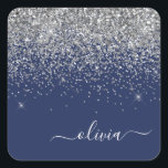 Silver Navy Blue Glitzer Giron Monogram Name Quadratischer Aufkleber<br><div class="desc">Silber und Navy Blue Sparkle Glitzer Pinsel Metal Monogram Name Paper Party Sticker Address Labels. Das macht den perfekten 16 Geburtstag,  Hochzeit,  Brautparty,  Jubiläum,  Babydusche oder Junggeselinnen-Abschied Geschenk für jemanden,  der Lieben glamourösen Luxus und schicke Stile.</div>