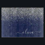 Silver Navy Blue Glitzer Giron Monogram Name Schneidebrett<br><div class="desc">Navy Blue und Silver Sparkle Glitzer Script Monogram Name Cutting Board. Dies macht den perfekten Abschluss,  Geburtstag,  Hochzeit,  Brautparty,  Jubiläum,  Babydusche oder Junggeselinnen-Abschied Geschenk für jemanden,  die Lieben glamourösen Luxus und schicke Stile.</div>
