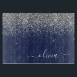 Silver Navy Blue Glitzer Giron Monogram Name Schneidebrett<br><div class="desc">Navy Blue und Silver Sparkle Glitzer Script Monogram Name Cutting Board. Dies macht den perfekten Abschluss,  Geburtstag,  Hochzeit,  Brautparty,  Jubiläum,  Babydusche oder Junggeselinnen-Abschied Geschenk für jemanden,  die Lieben glamourösen Luxus und schicke Stile.</div>