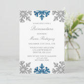 Silver Navy Blue Snowflake Winter Quinceanera Einladung (Stehend Vorderseite)