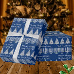 Silver On Blue Frory Happy Chrismukkah Holiday Geschenkpapier<br><div class="desc">Fügen Sie Ihren Namen zu diesem klassischen Merry Happy Chrismukkah Feiertag Papier in einem festlichen silber und blau Muster von Menorahs und Weihnachtsbäumen. Einfach und unterhaltsam, ist diese Geschenkpackung die perfekte Wahl für Mischfamilien, die sowohl Hanukkah als auch Weihnachten feiern. Dieses personalisierte Verpackungspapier mit eleganten minimalistischen Kunstwerken von silbernen Menorahs...</div>
