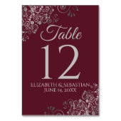 Silver on Burgundy Elegant Filigree Wedding Tischnummer (Rückseite)