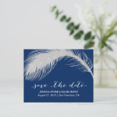 Silver Peacock Feather Navy Blue Save the Date Ankündigungspostkarte (Stehend Vorderseite)