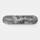 Silver & Pewter Camouflage Glitzer Mit Monogramm Skateboard (Horizontal)