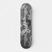 Silver & Pewter Camouflage Glitzer Mit Monogramm Skateboard (Vorne)